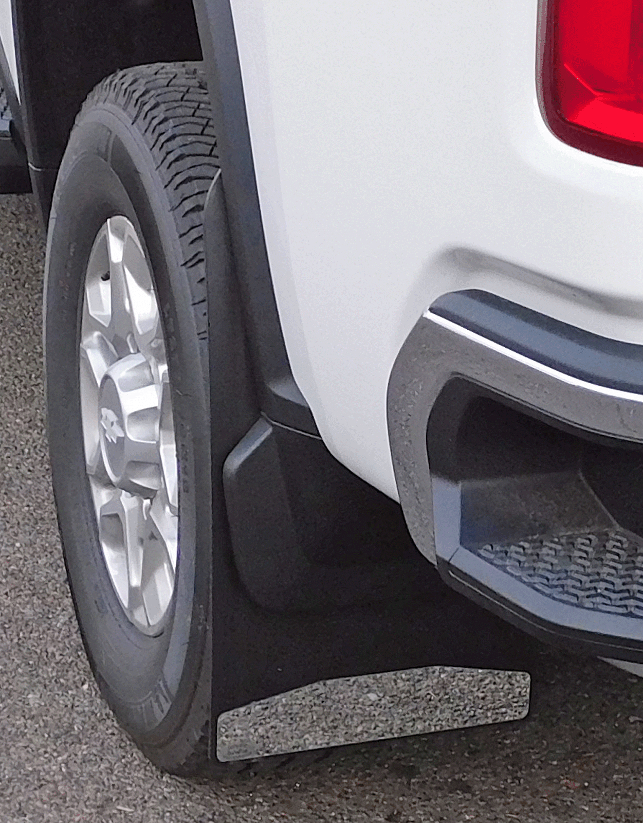 2020 chevy 3500 mud flaps