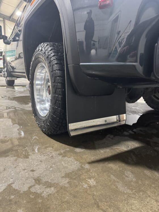 Chevy/GMC 3500  Rear Dually 2020 – 2023 BlackLine